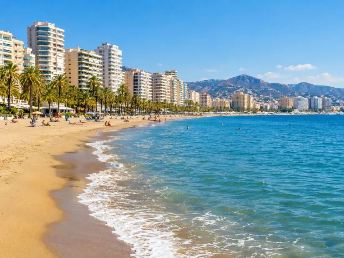 La Malagueta beach with the city behind it